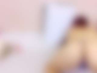 Kinky-redhead18 MILF webcam performer live streaming