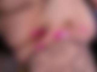 Live cam show with Krissy - Squirt Curvy on Camiplay Live