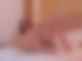 clarisse28's Live Sex Cam Show