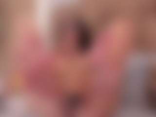 clarisse28's Live Sex Cam Show