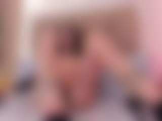 clarisse28's Live Sex Cam Show