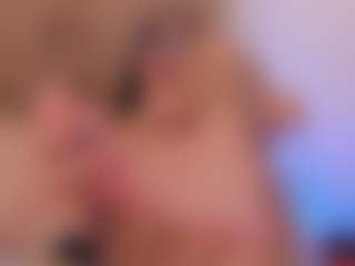 clarisse28's Live Sex Cam Show
