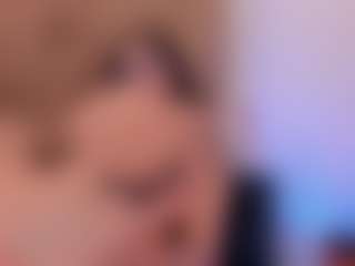 clarisse28's Live Sex Cam Show