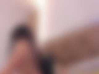 clarisse28's Live Sex Cam Show