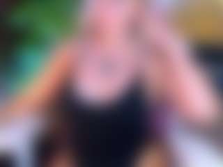 Live cam show with Debbie - Twerk on Chatstar