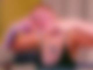 Live cam show with Debbie - Camel Toe on liverealitysex.com