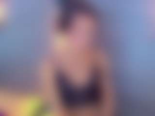 Live cam show with Valentina - Black Hair on CamSodaAdn