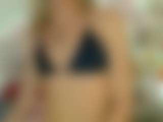 Live cam show with Valentina - Average on Camsoda