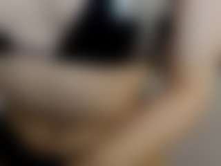 Live cam show with Lola - Smoking on madthumbs