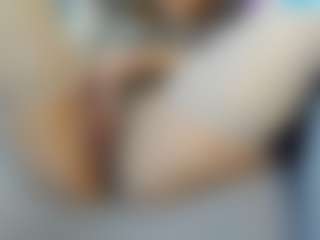 Live cam show with Lola - White on CamwithHer
