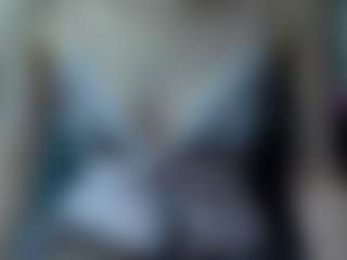 Live cam show with Lola - Green Eyes on WildCum