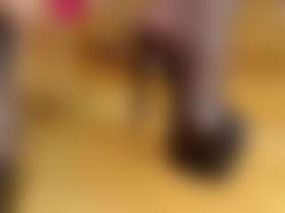 Live cam show with Mystres - Legs on Uber Horny