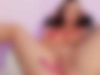 Live cam show with MadelaneCoote - Strapon on Big Tits