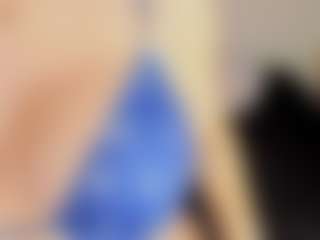 Live cam show with MadelaneCoote - Strapon on friskycurves.com