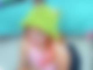 Live cam show with SAFIRO-AGATA - Oral on LiveSexCams6