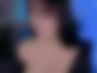Live cam show with Vivi - Brown Hair Petite on Camsoda