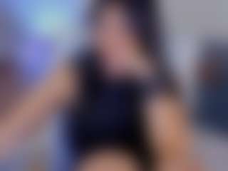 Live cam show with Eliie-Ruizz - Striptease on Camsoda