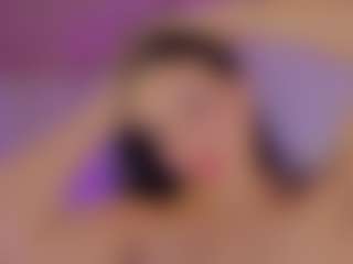 Live cam show with Eliie-Ruizz - Innocent on Milfs Live
