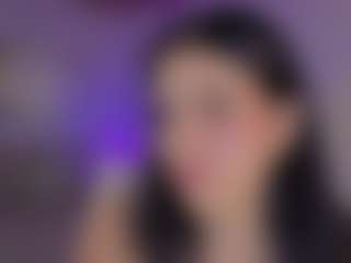Live cam show with Eliie-Ruizz - Body Massage on Camsoda