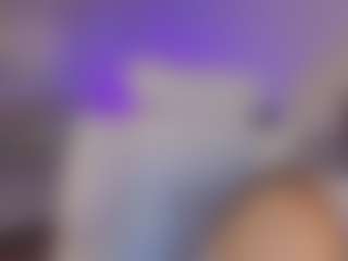 Live cam show with Eliie-Ruizz - Dildo Or Vibrator on Camsoda