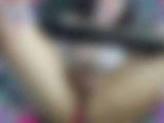 lauramonolo's Live Sex Cam Show