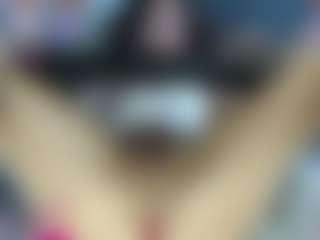 lauramonolo's Live Sex Cam Show