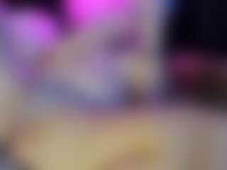 Live cam show with Lacii Lo - Cougar on Livezox