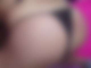 Live cam show with anymour - Spanks on Dolls Live