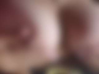 anymour MILF webcam performer live streaming