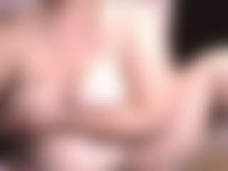 Live cam show with curvymilfshake - Twerking on crypto-cams