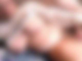 Live cam show with curvymilfshake - Moaning on Cam Slut