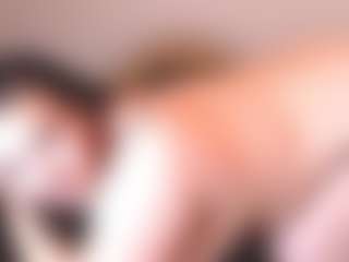 Live cam show with curvymilfshake - Twerking on crypto-cams