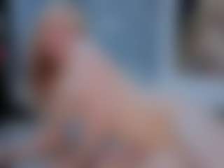 Live cam show with Genne - Petite on SquirtSoMuch