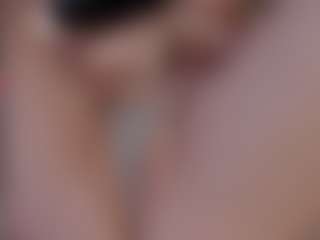 Live cam show with Genne - Small Tits on Hubzter Live
