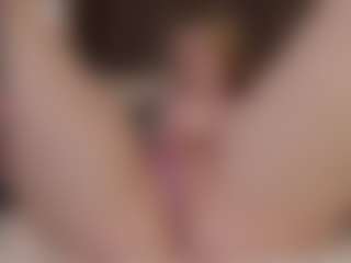 Live cam show with Genne - Small Tits on SpankPalCams