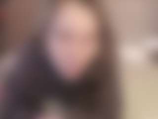 Live cam show with Genne - Brown Hair Petite on Camsoda