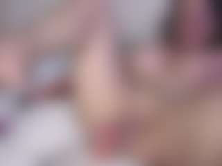 Live cam show with Mature Coquette - Oil on Camming Site