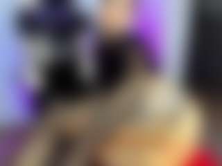 GiaFerrara's Live Sex Cam Show