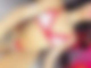 Live cam show with GiaFerrara - Black Hair on xplaylive.com