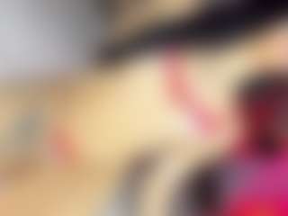 Live cam show with GiaFerrara - Lean on Camsoda