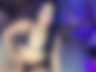 GiaFerrara's Live Sex Cam Show