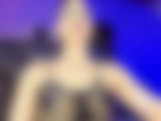 Spettacolo in cam dal vivo con GiaFerrara - Teen (18+) su Camsoda