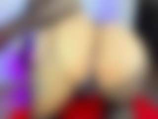 GiaFerrara's Live Sex Cam Show