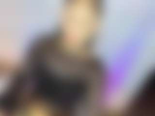 Live cam show with GiaFerrara - Black Hair on CamwithHer