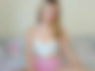 Kathrynn18's Live Sex Cam Show