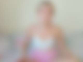 Kathrynn18's Live Sex Cam Show
