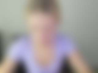 Live cam show with Kathrynn18 - Skinny on Nude Live Now