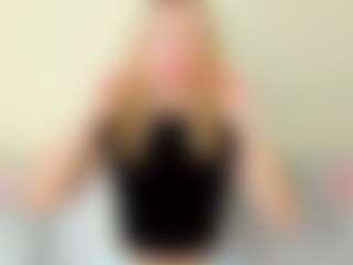 Kathrynn18's Live Sex Cam Show