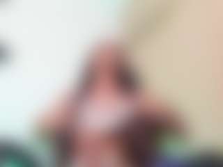 Live cam show with Chloeygreey - Smoking on Camsoda
