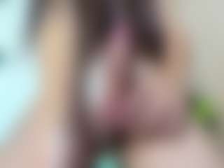 Live cam show with Chloeygreey - Fake Tits on EXY